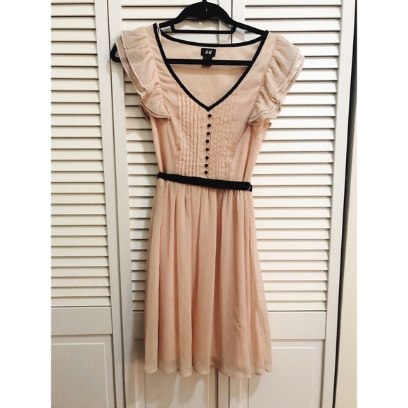 H&M Dresses & Skirts - H&M Light Pink Dress